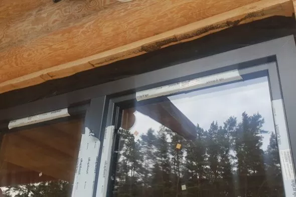 montaż okien w domu z bali fintecnic łódź