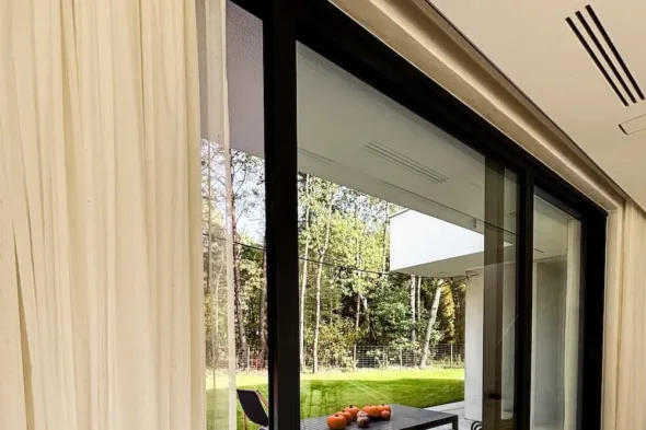 HST aluminium window